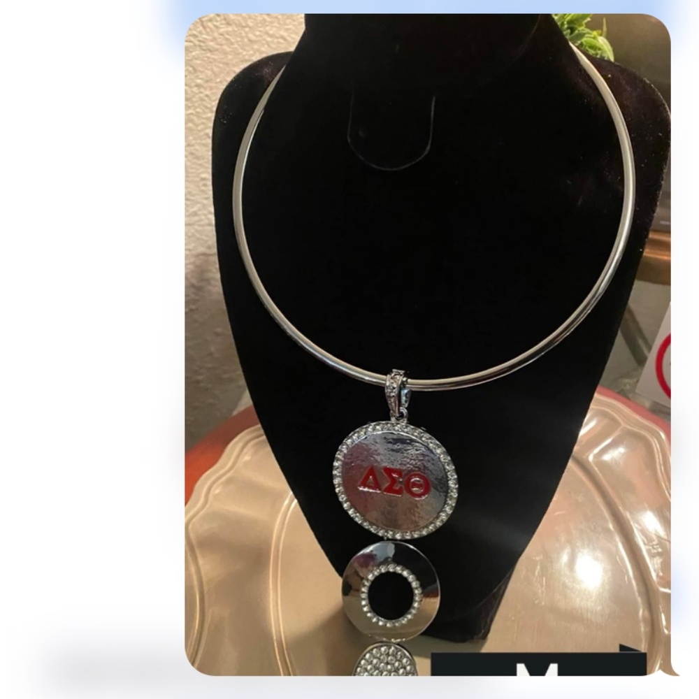 Delta Sigma Theta Circle of Love Necklace